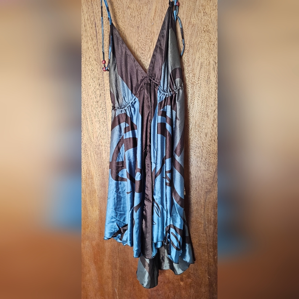 Flowy Blue and Brown Tie-Dye Chemise with V-Cut Neckline
